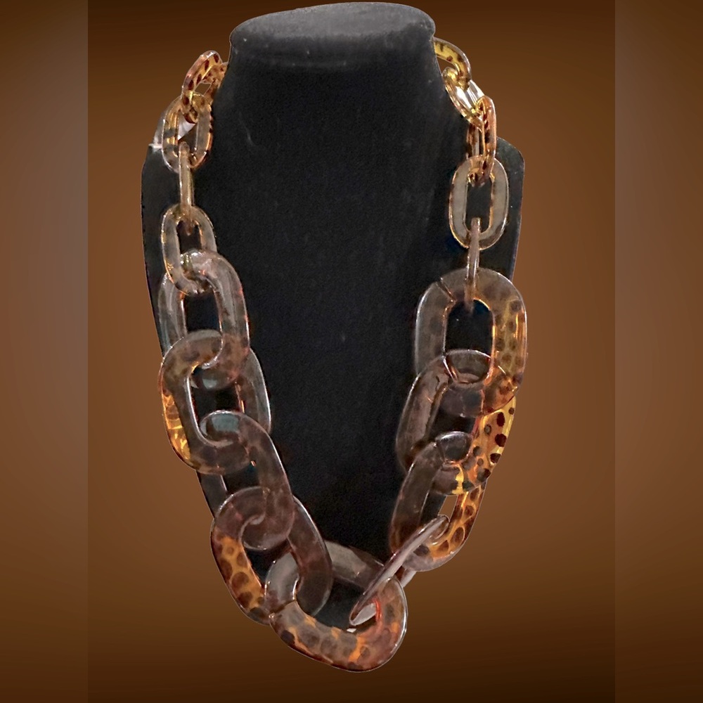 C1946 Tortoise Shell Oval Link Necklace 20” EUC